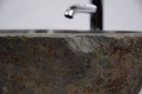 Раковина з річкового каменю s20-6667